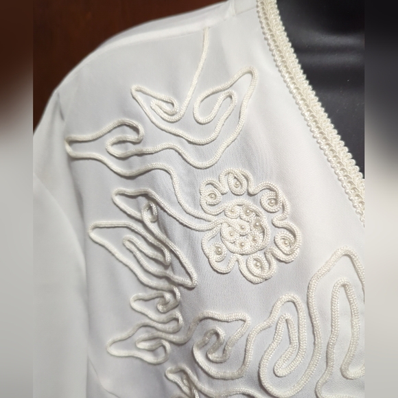 VTG Ship ' N Shore Woman White Embellished Blouse Short Sleeve Button Sz… - Picture 8 of 15